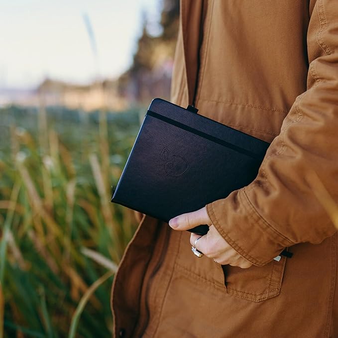 Life & Apples Journal for Women - Guided Mindfulness Journaling Notebook with prompts - for Improved Mental Health, Less Anxiety & Stress, More Positivity & Resilience - A5 Tune-in Black - Bloomnest