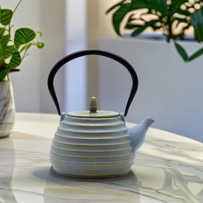 Japanese Teapot with Stainless Steel Infuser for tea, Cast Iron Tea Kettle for Stovetop Safe, Cast Iron Teapot Coated with Enameled Interior(33.8oz/1000ml)