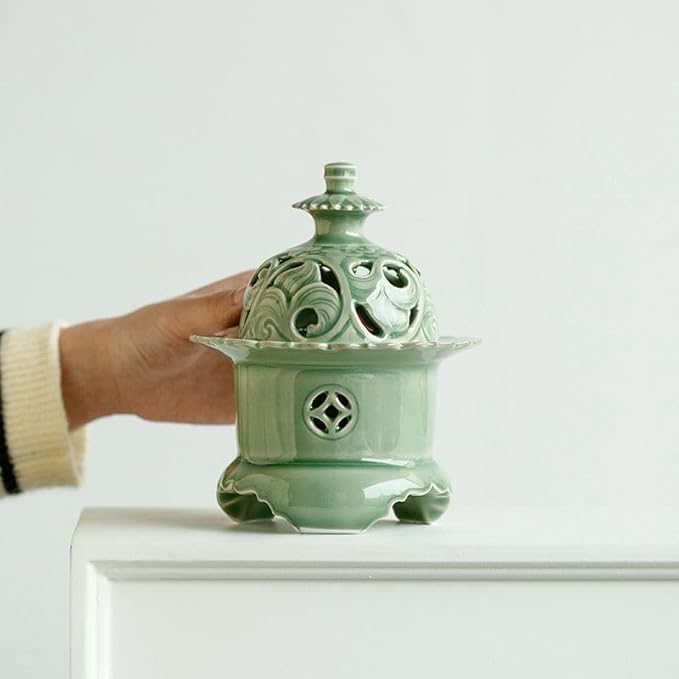 Hermit Life Three-Legged Incense Burner (Celadon), Porcelain Incense Holder with Lotus-Shaped Lid, Green - Bloomnest