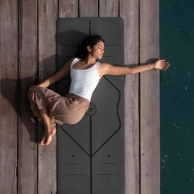 Liforme Original Yoga Mat – Free Yoga Bag Included - Patented Alignment System, Warrior-like Grip, Non-slip, Eco-friendly, sweat-resistant, long, wide, 4.2mm thick mat for comfort - Bloomnest