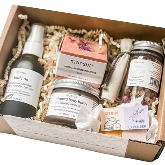 Self Care Gift Basket for Mom: New Mommy Care Package Pampering Gift Set with Bath Accessories and Natural Skincare Products. Our Spa Day Kit for Women is the ideal Birthday Gift Basket for her. - Bloomnest