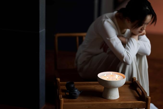 BLUEME Calm - Osmanthus & Sandalwood, Luxury Candle w/Essential Oils, 5 Wick, Hand-Poured Soy, Cotton Wick, Ceramic - Bloomnest