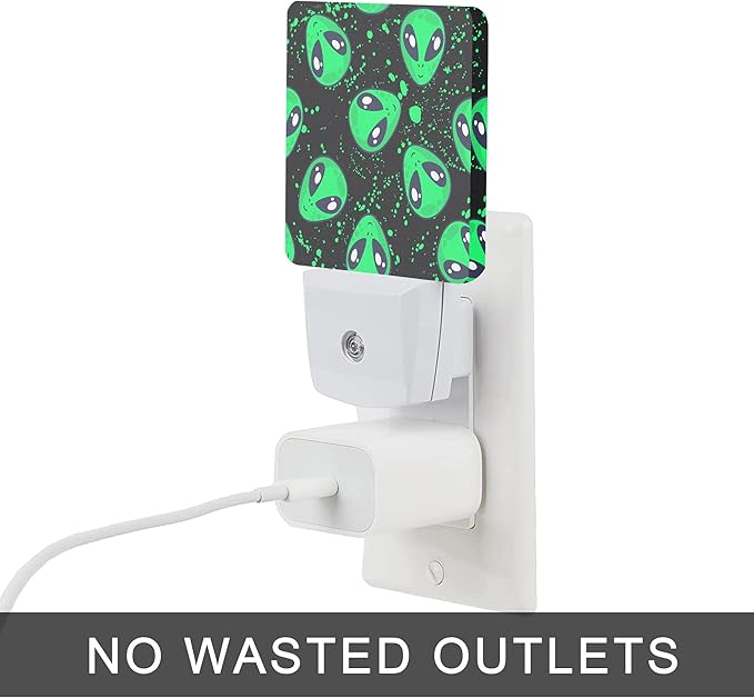 Alien Night Light,Green Aliens Plug-in Night Lights with Dusk-to-Dawn Sensor for Bedroom, Bathroom and Living Room 0.5W Sleep Friendly lamp for Women/Girls/Boys Gift