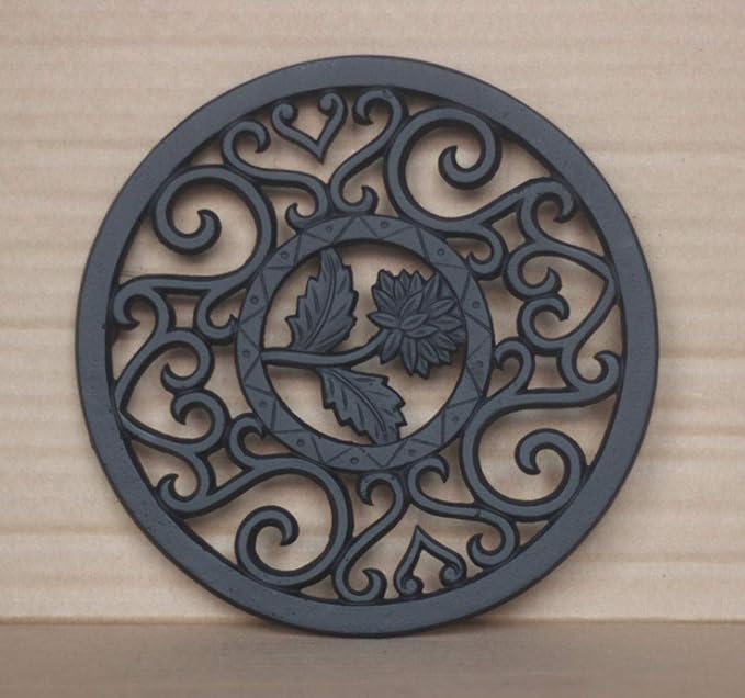 HwaGui Japanese Cast Iron Trivets Round Trivet with Rubber Pegs for Kitchen Teapot Stand Insulated Pot Mat to Protect The Desktop, 13.5 cm (5 Inch) - Black