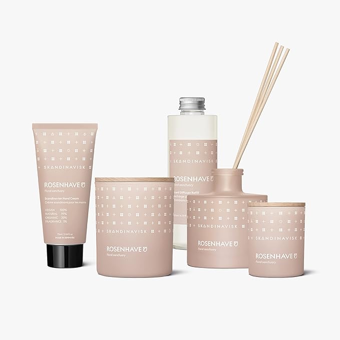 Skandinavisk ROSENHAVE 'Rose Garden' Mini Scented Candle. Fragrance Notes: Alba Rose and Elderflower, Geranium and Blackcurrant Buds. 2.3 oz. - Bloomnest