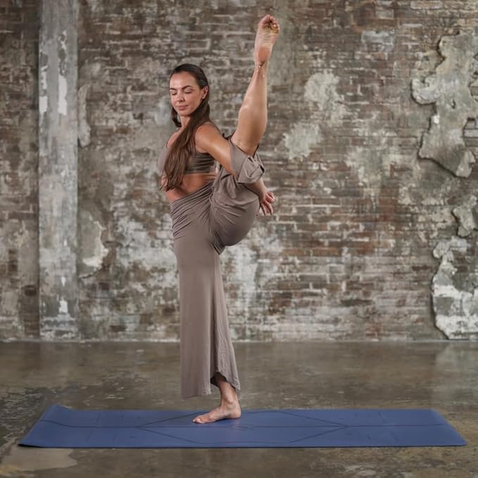 Liforme Original Yoga Mat – Free Yoga Bag Included - Patented Alignment System, Warrior-like Grip, Non-slip, Eco-friendly, sweat-resistant, long, wide, 4.2mm thick mat for comfort - Bloomnest