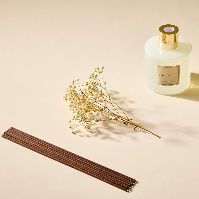 COCORRÍNA Reed Diffuser - Clean Linen 17 Fl.oz Reed Diffuser with 8 Sticks Scented Diffuser with Preserved Flowers for Bathroom Home Decor - Bloomnest