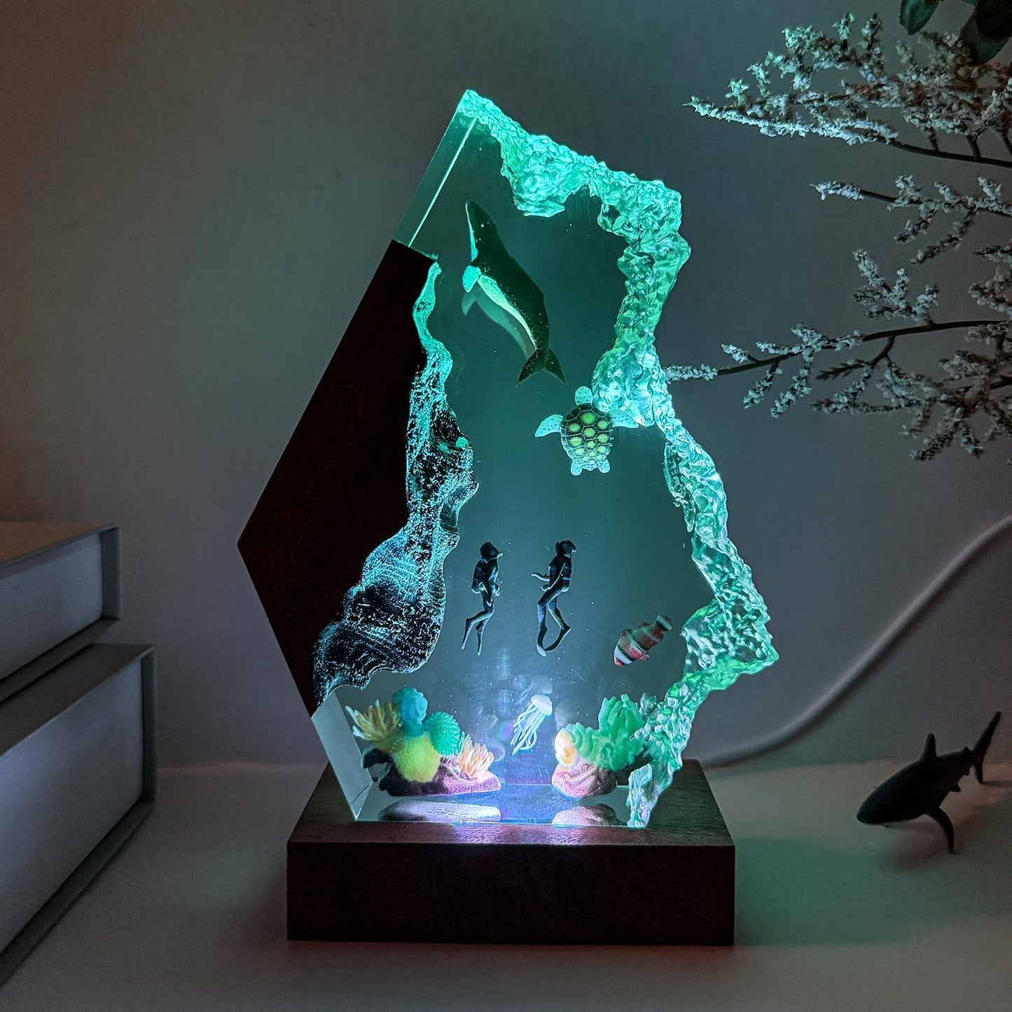 Humpback Whale Ocean Resin Lamp, Handmade Table Relaxing Mood Lamp with USB Port, Art Ornaments for Home Office Decor, Scuba Diver Gift for Birthday Holiday, Valentine's Day Gifts for Husband