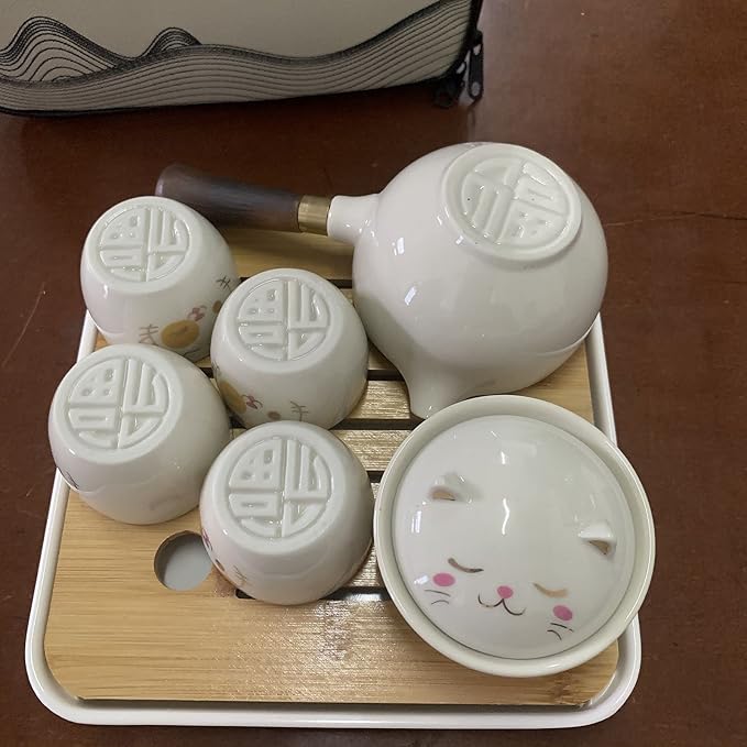Ceramic Portable Travel Tea Set, Chinese Kungfu Tea Set with 360 Rotation Teapot and Infuser, 4 Tea Cups, Tea Tray And Travel Bag (Lucky Cat)