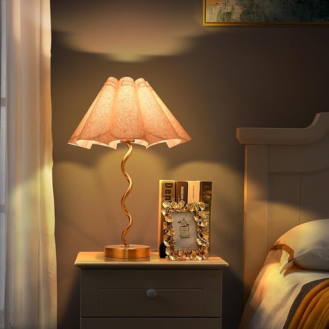 Gold Modern Table Lamp, Scalloped Pleated Desk Lamps Wavy Lamp for Bedside, Bow Table Lamps for Kitchen Counter, Nightstand Decor, Bedside, Bedroom, Living Room - Bloomnest
