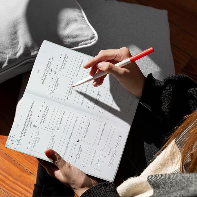Gratitude Journal for Women & Men – Daily Mindfulness Journal with Positivity Tracker, Happiness Exercises, and Guided Reflective Writing – Self-Care Journal for Personal Growth (Grey) CreinLynh