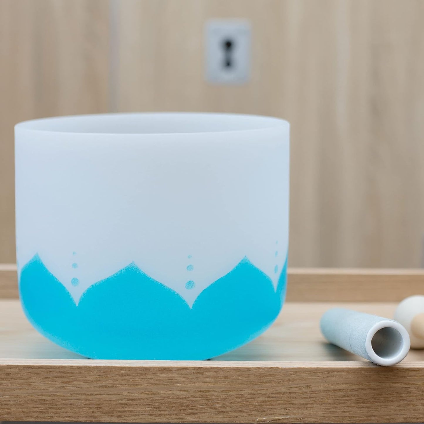 Leize Crystal Singing Bowl 432hz G Note Throat Chakra Blue Lotus Design 8" Wide with Suede Striker