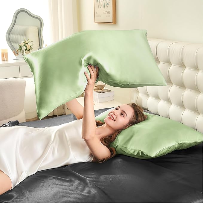 INFIIXSO Mulberry Silk Pillowcase for Hair and Skin, Silk Pillow Cases Standard Size with Hidden Zipper 20"x26", Extraordinary Smooth and Soft Cooling Pillow Cases for Hot Sleepers(Sage Green, 1 Pack) - Bloomnest