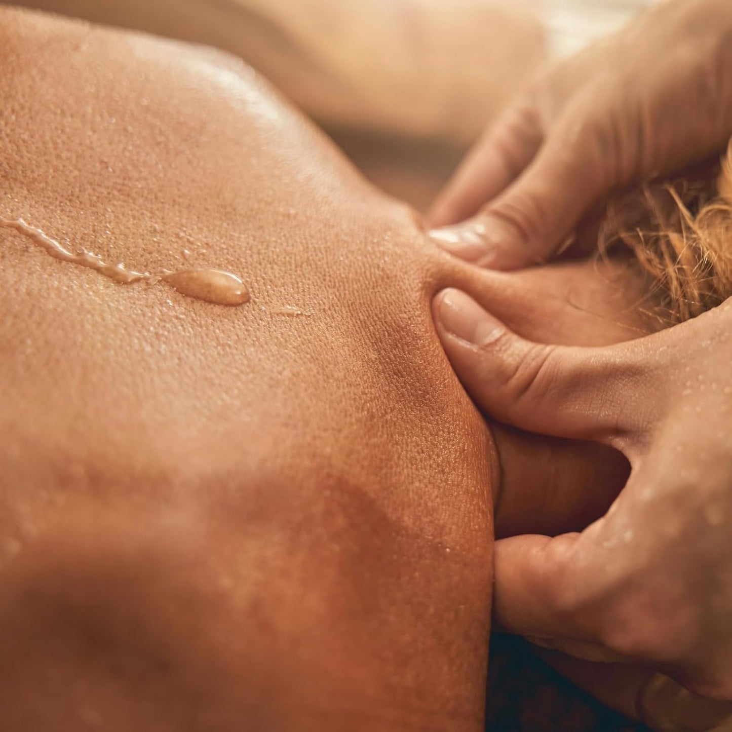 MELONY Massage Candle | Elevate Your Home Spa with Our Luxurious Body Oil Candle | 8.1oz (Whiskey & Orange)