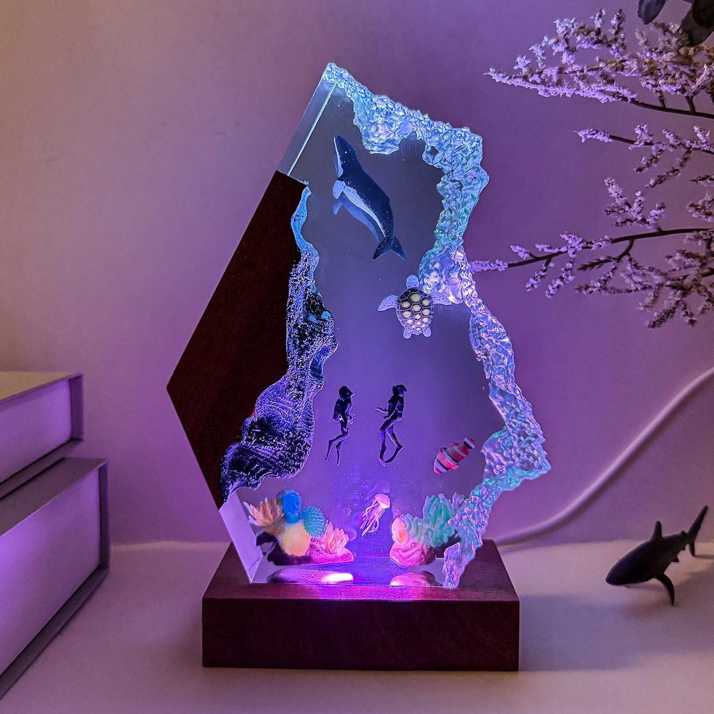 Humpback Whale Ocean Resin Lamp, Handmade Table Relaxing Mood Lamp with USB Port, Art Ornaments for Home Office Decor, Scuba Diver Gift for Birthday Holiday, Valentine's Day Gifts for Husband