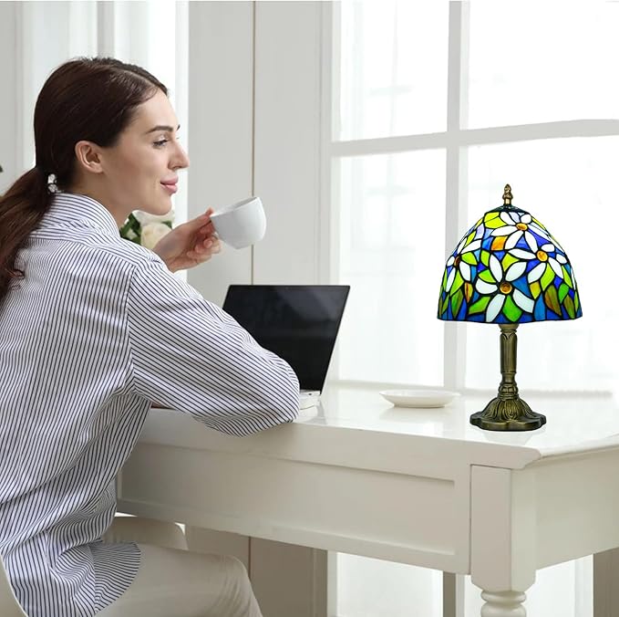 Small Stained Glass Lamp,8 Inch White Flower Tiffany Style Table Lamp for Bedside, Living Room - Bloomnest