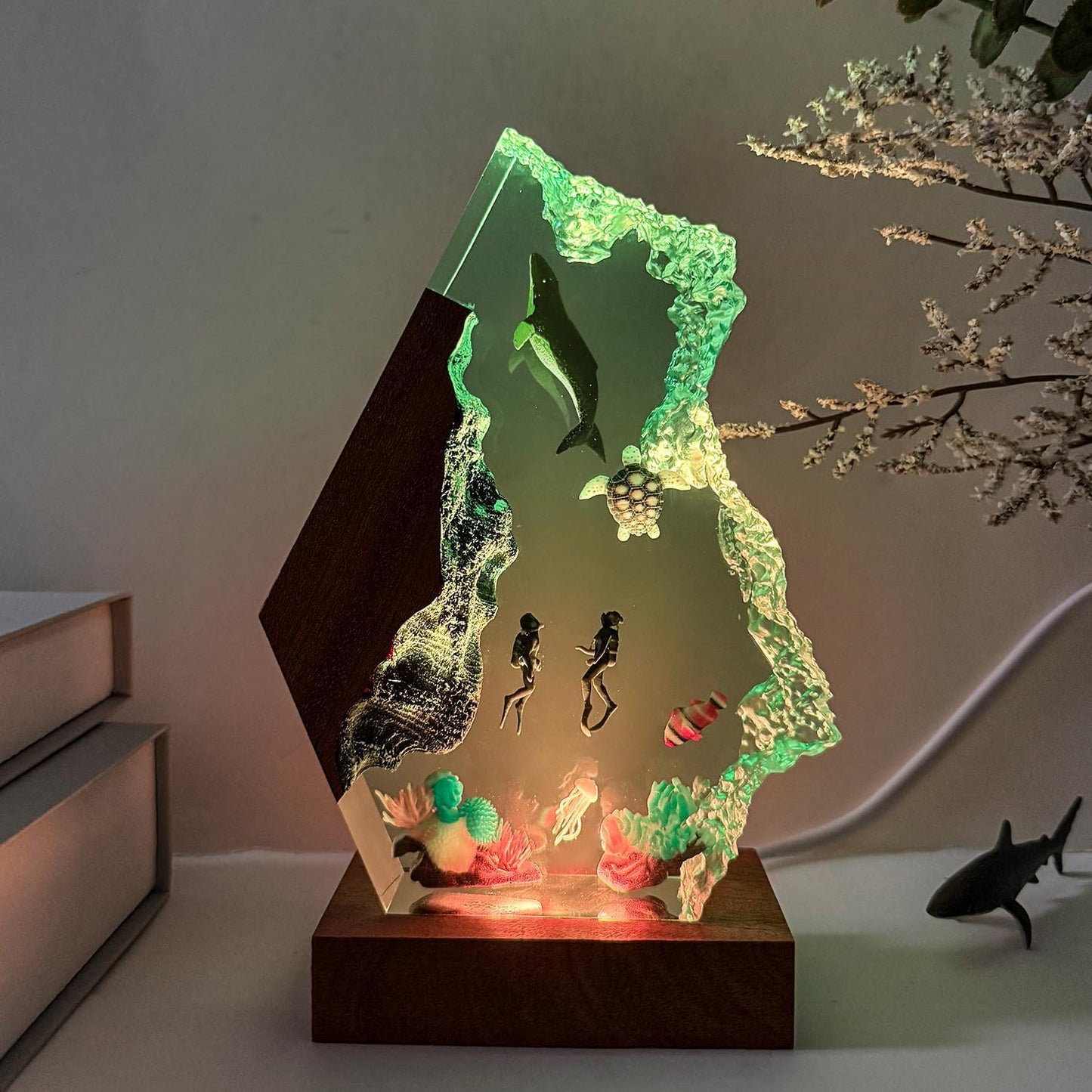 Humpback Whale Ocean Resin Lamp, Handmade Table Relaxing Mood Lamp with USB Port, Art Ornaments for Home Office Decor, Scuba Diver Gift for Birthday Holiday, Valentine's Day Gifts for Husband