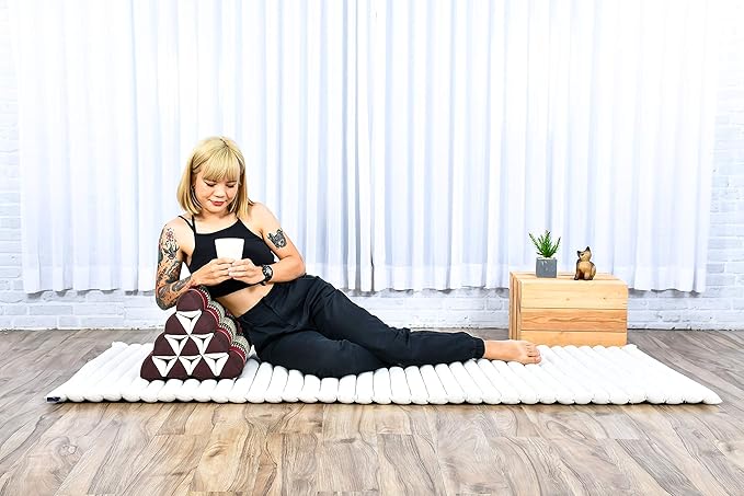 Leewadee Triangle Cushion – Comfortable Backrest for TV or Reading, Incline Pillow for Relaxing Made of Kapok, 20 x 13 x 13 inches, Brown Red - Bloomnest