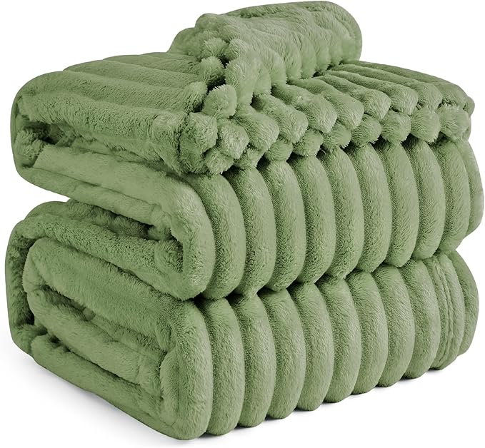 Bedsure GentleSoft Reseda Full Blanket for Couch - Cozy Soft Blankets for Women, Cute Small Fleece Throws for Girls, Birthday Gifts for Women Decor Gifts for Mom, 84x90 Inches - Bloomnest