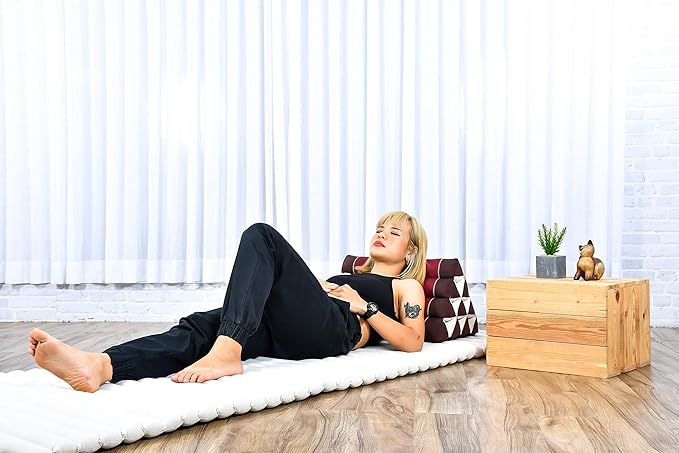 Leewadee Triangle Cushion – Comfortable Backrest for TV or Reading, Incline Pillow for Relaxing Made of Kapok, 20 x 13 x 13 inches, Brown Red - Bloomnest