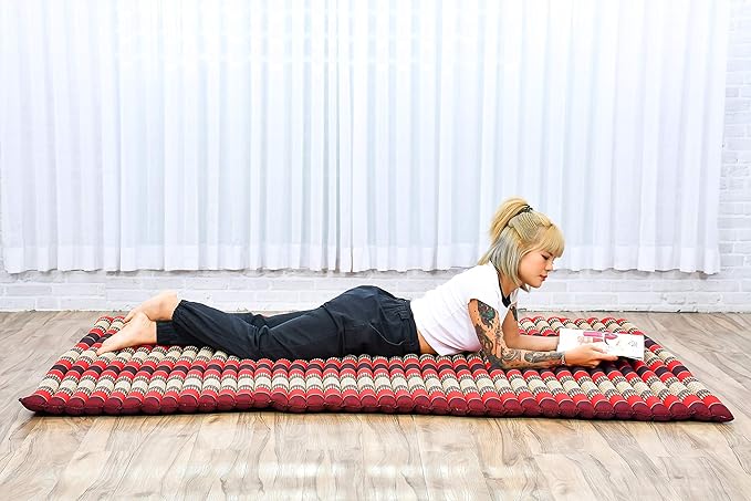 Leewadee - Foldable Floor Mattress - Japanese Roll Up Futon -Trifold Tatami Mat- Guest Floor Bed - Camping Mattress - Thai Massage Mat, Kapok Filled, 75 x 57 inches, Red - Bloomnest