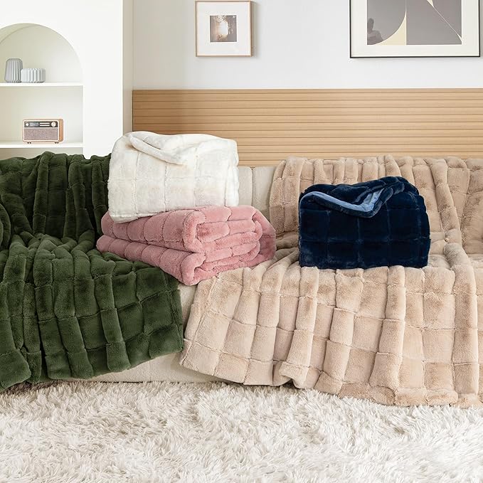 Touchat Faux Fur Blanket Twin Size, Luxury 1000GSM Ultra Thick Warm Rabbit Blanket for Couch Bed Sofa, 3D Checkered Pattern Soft Winter Heavy Minky Blankets for Women Christmas Birthday Gift, White - Bloomnest