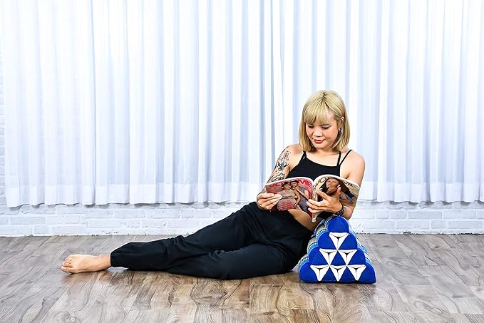 Leewadee Triangle Cushion – Comfortable Backrest for TV or Reading, Incline Pillow for Relaxing Made of Kapok, 20 x 13 x 13 inches, Blue - Bloomnest