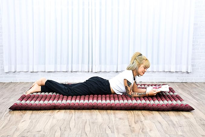 Leewadee - Foldable Floor Mattress - Japanese Roll Up Futon -Trifold Tatami Mat- Guest Floor Bed - Camping Mattress - Thai Massage Mat, Kapok Filled, 75 x 57 inches, Brown Red - Bloomnest
