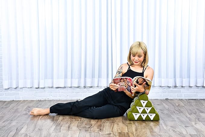 Leewadee Triangle Cushion – Comfortable Backrest for TV or Reading, Incline Pillow for Relaxing Made of Kapok, 20 x 13 x 13 inches, Green - Bloomnest