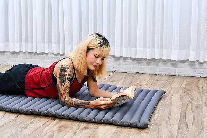 Leewadee - Foldable Floor Mattress - Japanese Roll Up Futon -Trifold Tatami Mat- Guest Floor Bed - Camping Mattress - Thai Massage Mat, Kapok Filled, 75 x 28 inches, Anthracite - Bloomnest