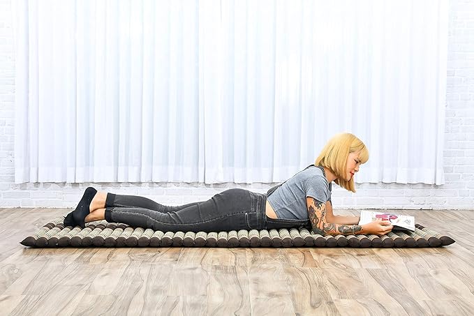 Leewadee - Foldable Floor Mattress - Japanese Roll Up Futon -Trifold Tatami Mat- Guest Floor Bed - Camping Mattress - Thai Massage Mat, Kapok Filled, 75 x 28 inches, Brown - Bloomnest