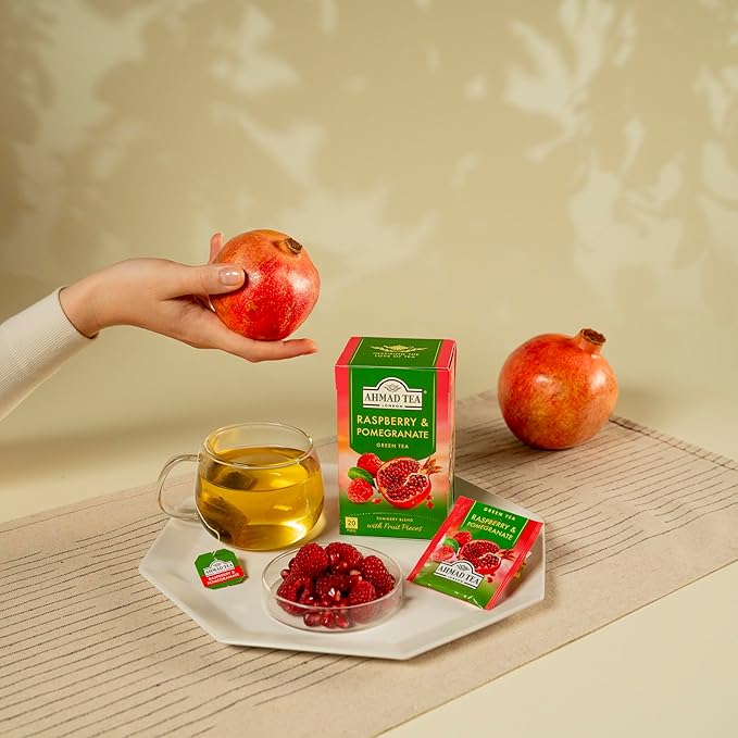 Ahmad Raspberry & Pomegranate Flavoured Green Tea with Fruit Pieces 20 Bags - Bloomnest