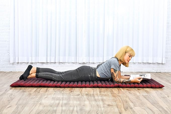 Leewadee - Foldable Floor Mattress - Japanese Roll Up Futon -Trifold Tatami Mat- Guest Floor Bed - Camping Mattress - Thai Massage Mat, Kapok Filled, 75 x 28 inches, Red - Bloomnest