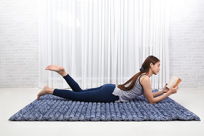 Leewadee - Foldable Floor Mattress - Japanese Roll Up Futon -Trifold Tatami Mat- Guest Floor Bed - Camping Mattress - Thai Massage Mat, Kapok Filled, 75 x 57 inches, Blue White - Bloomnest