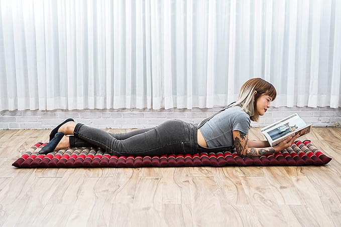 Leewadee - Foldable Floor Mattress - Japanese Roll Up Futon -Trifold Tatami Mat- Guest Floor Bed - Camping Mattress - Thai Massage Mat, Kapok Filled, 75 x 20 inches, Red - Bloomnest