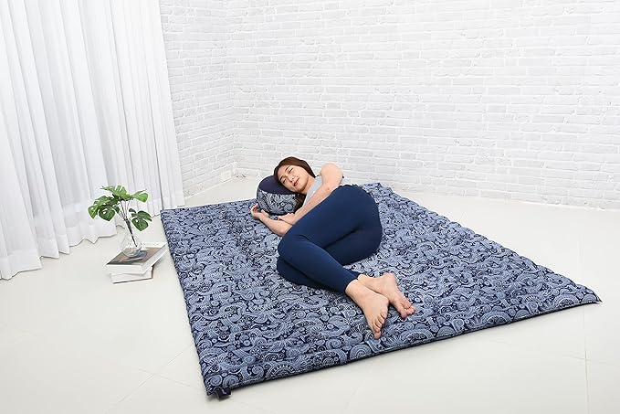Leewadee - Foldable Floor Mattress - Japanese Roll Up Futon -Trifold Tatami Mat- Guest Floor Bed - Camping Mattress - Thai Massage Mat, Kapok Filled, 75 x 57 inches, Blue White - Bloomnest