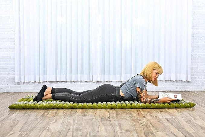 Leewadee - Foldable Floor Mattress - Japanese Roll Up Futon -Trifold Tatami Mat- Guest Floor Bed - Camping Mattress - Thai Massage Mat, Kapok Filled, 75 x 28 inches, Green - Bloomnest