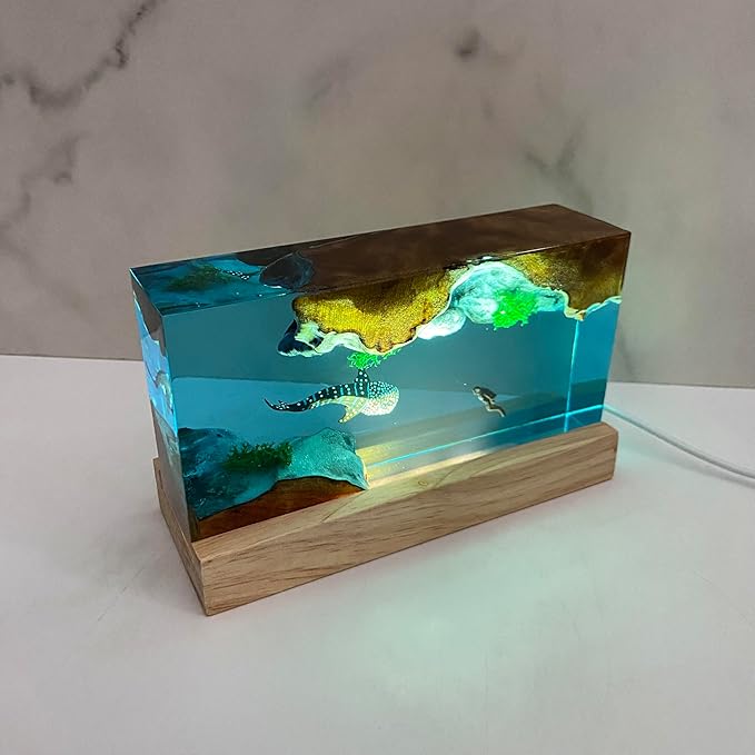 Whale Shark Diver Ambient Night Lamp, Simulated Ocean Landscape, Resin Handmade Artistic Home Decoration, Deep Sea Small Table Lamp for Holidays - Bloomnest