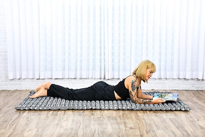 Leewadee - Kapok Roll Mat – Handcrafted Folding Sleep & Relaxation Mattress from Thailand, Ideal as Guest Bed, Camping Mat, Yoga Mat or Traditional Futon, 75 x 39 inches, Black - Bloomnest