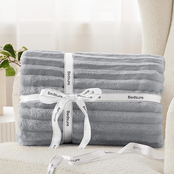 Bedsure GentleSoft Full Size Blanket for Bed - Cozy Soft Blankets for Womenn, Cute Large Fleece Throws for Girls, Light Grey, 84x90 Inches - Bloomnest