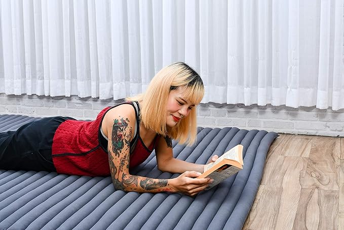Leewadee - Foldable Floor Mattress - Japanese Roll Up Futon -Trifold Tatami Mat- Guest Floor Bed - Camping Mattress - Thai Massage Mat, Kapok Filled, 75 x 57 inches, Anthracite - Bloomnest