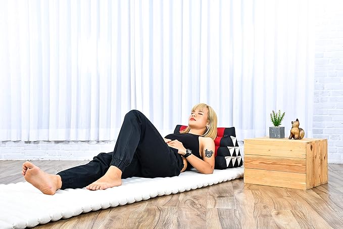 Leewadee Triangle Cushion – Comfortable Backrest for TV or Reading, Incline Pillow for Relaxing Made of Kapok, 20 x 13 x 13 inches, Black Red - Bloomnest