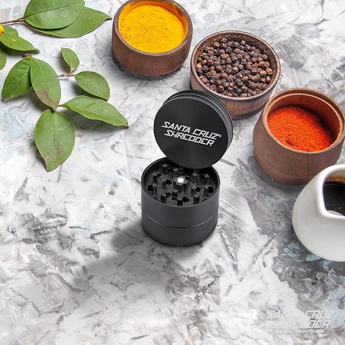 Santa Cruz Shredder Herb Grinder 3 Piece Medium 2 1/8" Superior Grip and Aluminium (Black) - Bloomnest