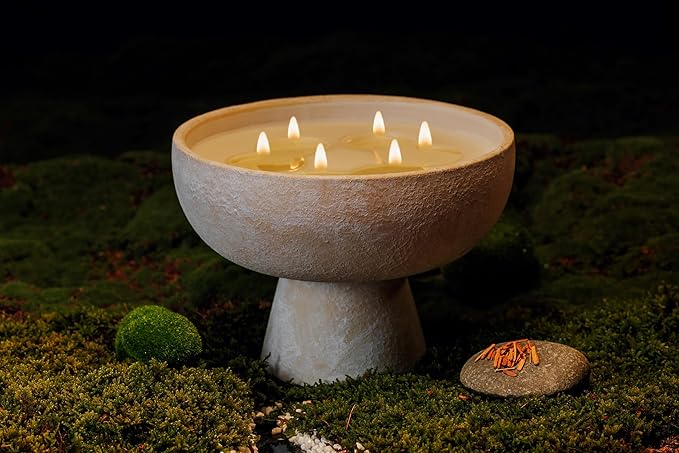 BLUEME Romance - Oakmoss & Sandalwood, Luxury Candle w/Essential Oils, 6 Wick, Hand-Poured Soy, Cotton Wick, Ceramic - Bloomnest