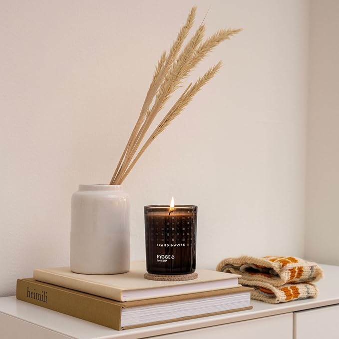 Skandinavisk Hygge 'Cosiness' Mini Scented Candle. Fragrance Notes: Black Tea and Mint Leaves, Dried Apples and Baked Cinnamon. 2.3 oz. - Bloomnest