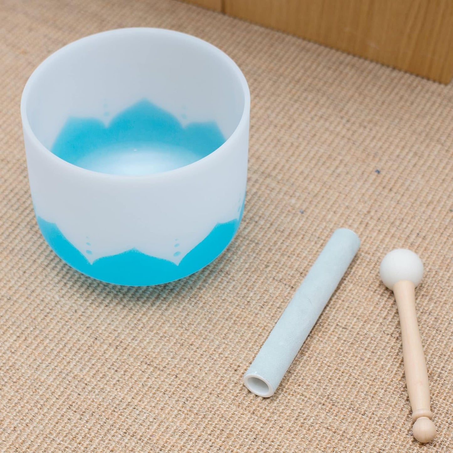 Leize Crystal Singing Bowl 432hz G Note Throat Chakra Blue Lotus Design 8" Wide with Suede Striker