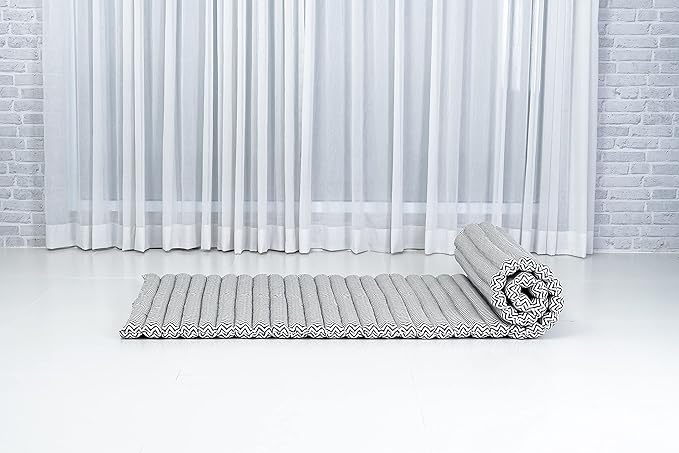 Leewadee - Foldable Floor Mattress - Japanese Roll Up Futon -Trifold Tatami Mat- Guest Floor Bed - Camping Mattress - Thai Massage Mat, Kapok Filled, 75 x 28 inches, Black White - Bloomnest