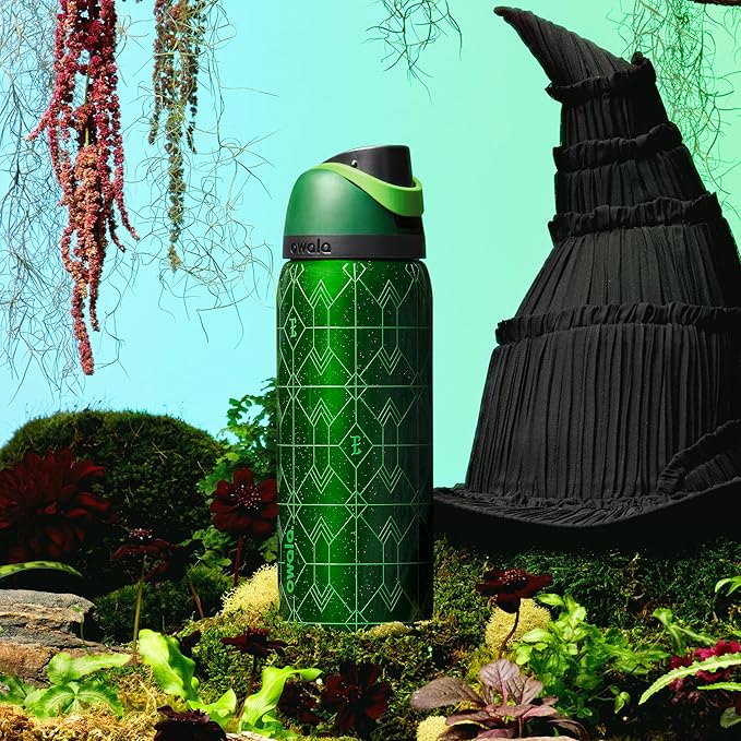 Owala Wicked FreeSip Insulated Stainless Steel Water Bottle with Straw for Sports and Travel, BPA-Free Sports Water Bottle, 32 oz, Elphaba (Green) Owala