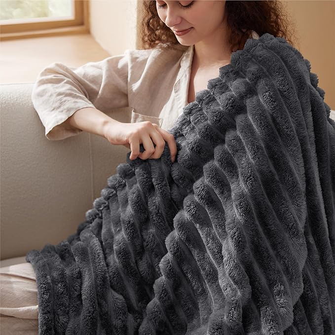 Bedsure GentleSoft Grey Twin Blanket for Bed - Super Soft Cozy Blankets for Women, Cute Large Blanket for Girls, 66x90 Inches - Bloomnest