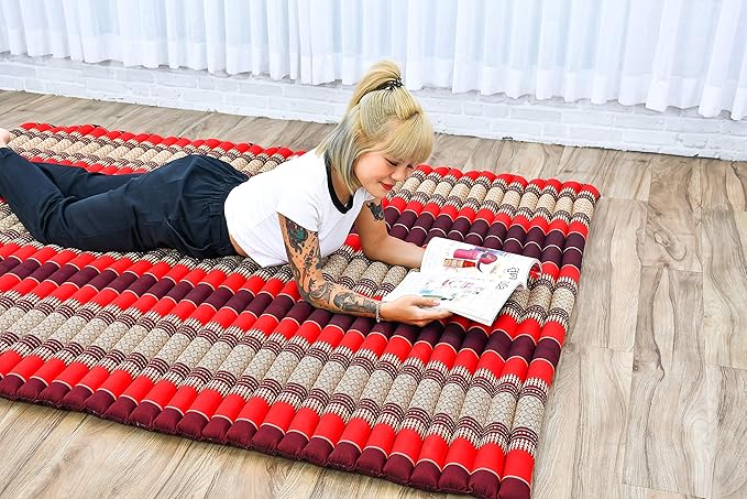 Leewadee - Foldable Floor Mattress - Japanese Roll Up Futon -Trifold Tatami Mat- Guest Floor Bed - Camping Mattress - Thai Massage Mat, Kapok Filled, 75 x 57 inches, Red - Bloomnest